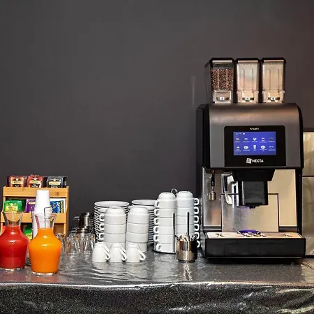 Ξενοδοχείο Mediterraneo 3*